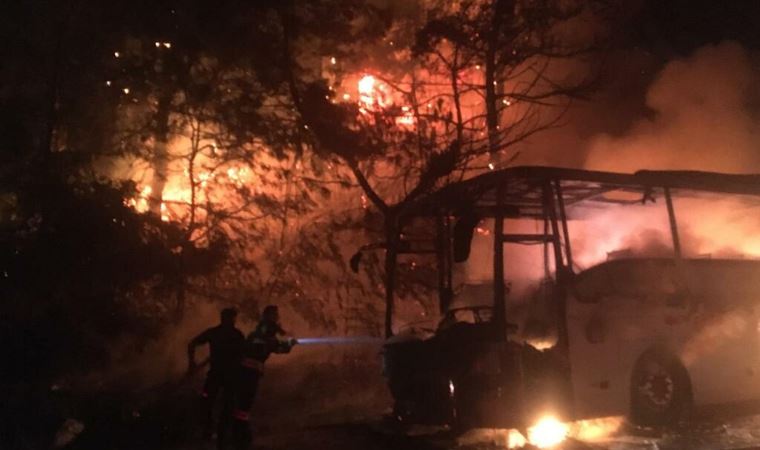 Marmaris’te yolcu otobüsündeki yangın, ormana sıçradı