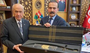 MHP ile zincir market geriliminde yeni perde… Kürşat Yılmaz’dan BİM Yöneticisi Galip Aykaç’a tehdit: Tuttuğunuz köşe başları mezarınız olur