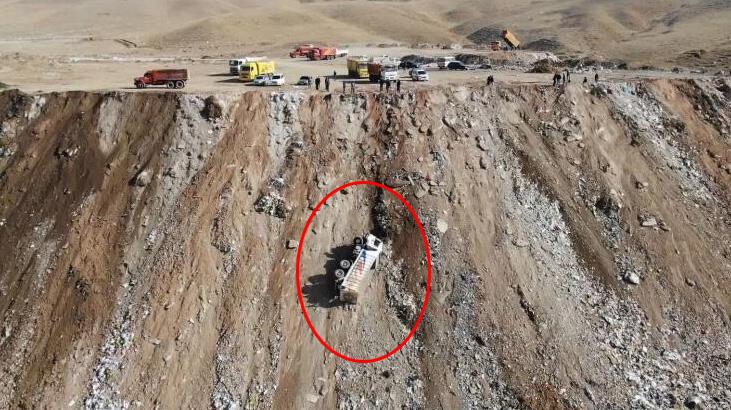 Molozları boşaltırken yuvarlanan kamyonun sürücüsü ölümden döndü