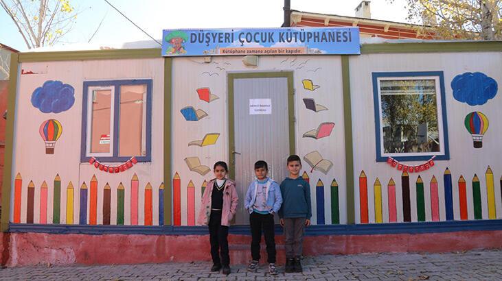 Öğretmenler, konteyneri kütüphaneye dönüştürdü