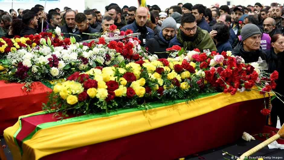 Paris saldırısında ölenler için anma töreni