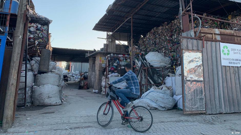 Plastik geri dönüşüm raporu: “Sanki bizi zehirliyorlar”