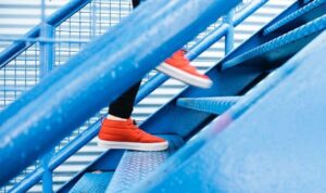 Profesörden uyarı: 40’lı yaşlarda ‘merdiven testi’ ile kalp yetmezliği riski belirlenebilir