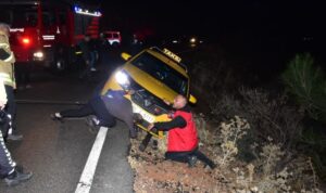 Şarampole uçmaktan şans eseri kurtuldular