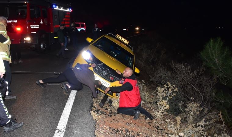Şarampole uçmaktan şans eseri kurtuldular