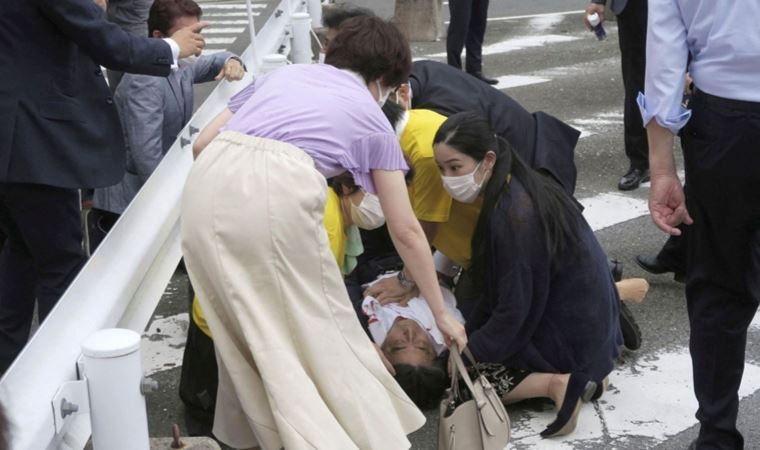 Silahlı saldırıya uğrayan Japonya eski Başbakanı Şinzo Abe’nin kalbi durdu
