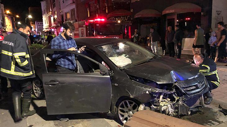 Sinop’ta trafik kazasında cadde savaş alanına döndü: 2 yaralı