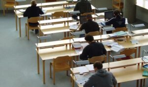 SOMDER araştırmasına göre gençler ekonomide, eğitimde ve iş bulmada kaygılı