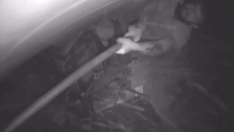 Sopayla kamerayı kırdı, 30 bin TL’lik malzeme çaldı