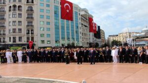 Taksim’de 30 ağustos zafer bayramı töreni