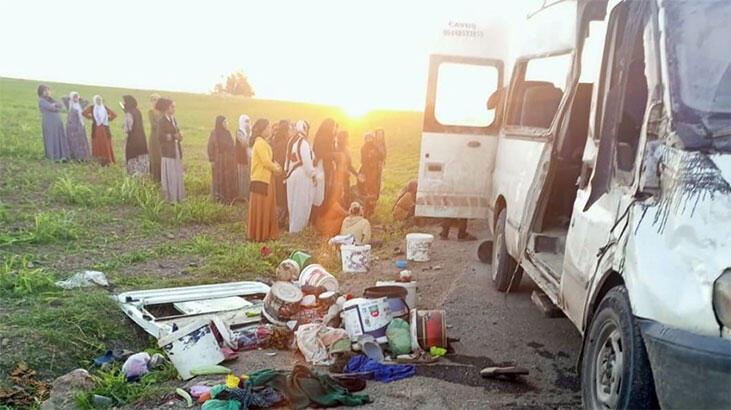 Tarım işçilerini taşıyan minibüs devrildi: 2 ölü, 17 yaralı