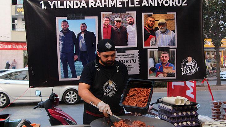 Tostçu Mahmut’un ölüm yıl dönümünde ücretsiz ‘ütü tostu’ dağıtıldı