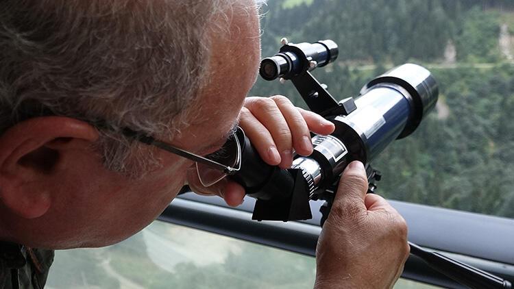 Trabzon’da ayı ‘Meteor’, hocaya teleskop aldırdı