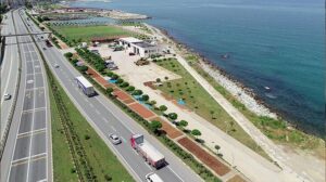 Trabzon’da fındık alımında kurutma rötarı! Sahil yolu harman oldu