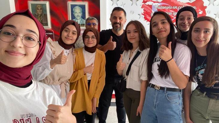 Türkiye derecesi yapan aynı sınıftaki 7 kız öğrenci, tıp fakültesini kazandı