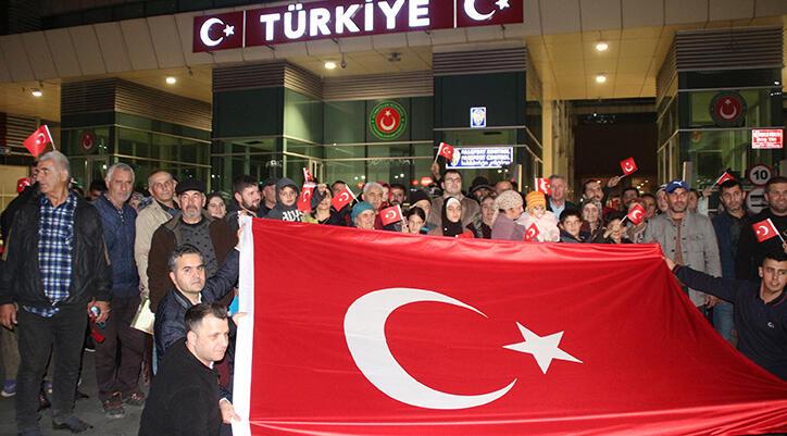 Ukrayna’da yaşayan 88 Ahıska Türkü, Türkiye’ye geldi
