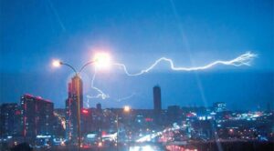 Yaz yağmuru yine felç etti