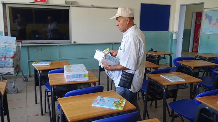 Yeni öğretim yılı: Ders kitapları sıralarda yerini aldı!