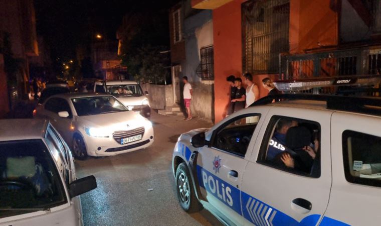 Yer: Adana… Polisten kaçıp, yola ‘silah’ attılar