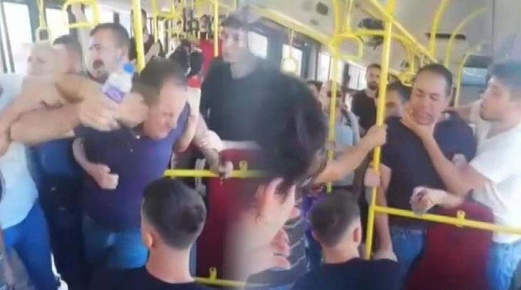 Yer: Kadıköy! Otobüste ‘fotoğraf’ dayağı!