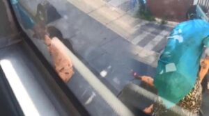 Yer: Sarıyer! Otobüse binmek isteyen çocuğunu dövdü