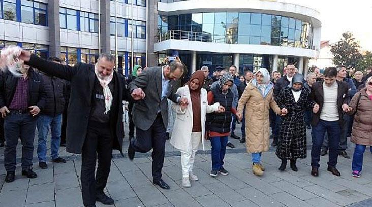 Yıllarca tabutlu eylem yapan EYT’liler, bu kez kutlama için buluştu