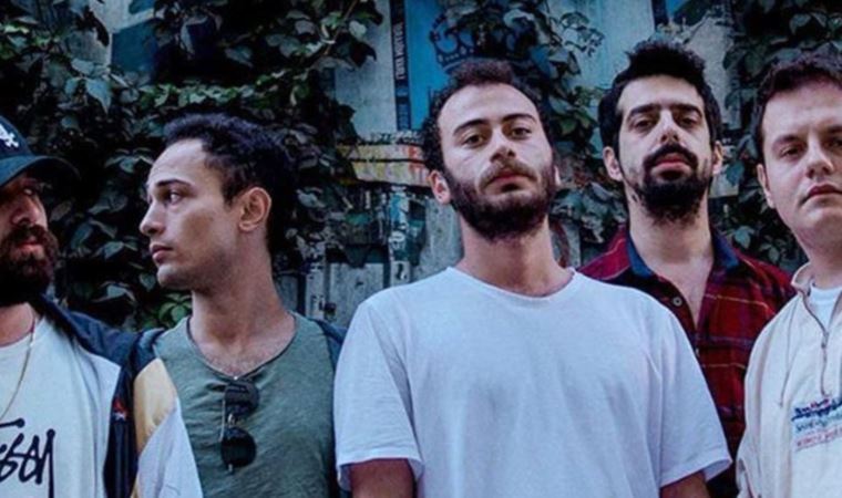 Yüzyüzeyken Konuşuruz grubunun solisti Kaan Boşnak hakkında şiddet iddiası: ‘Hem aldatılıyor hem şiddete uğruyorum’