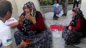 Zabıta işlem yaparken, meyveleri dökülen kadın hüngür hüngür ağladı